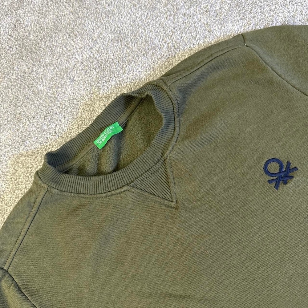 Benetton Embroidered Logo Crewneck Sweatshirt Olive Green Vintage Small